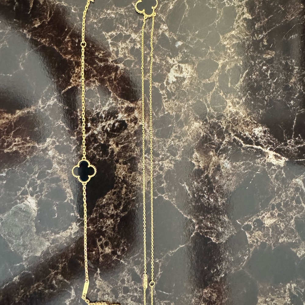 Elegant Gold Clover Necklace
